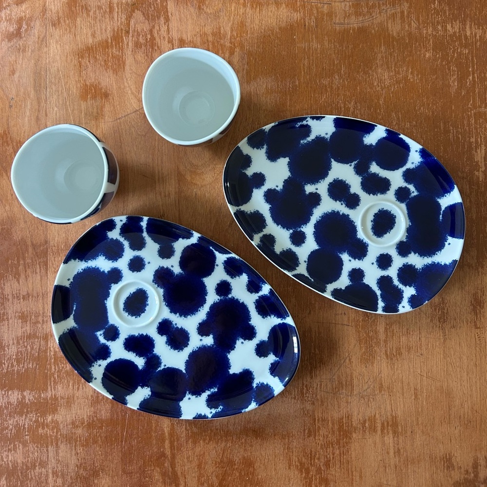 Paola Navone Crate&Barrel Blue and White Como Espresso Cups and Saucers - Picture 3 of 7